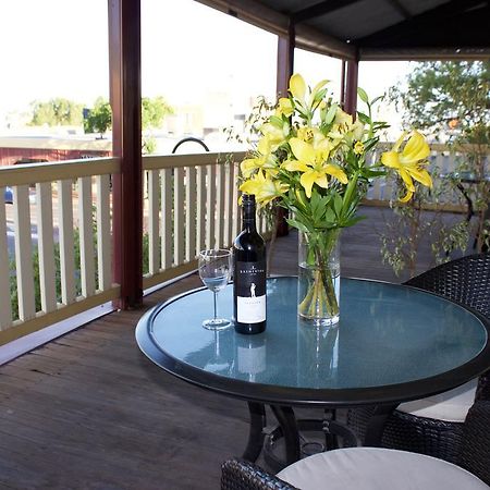 Balcony On Sixth Lodge Murray Bridge Eksteriør billede