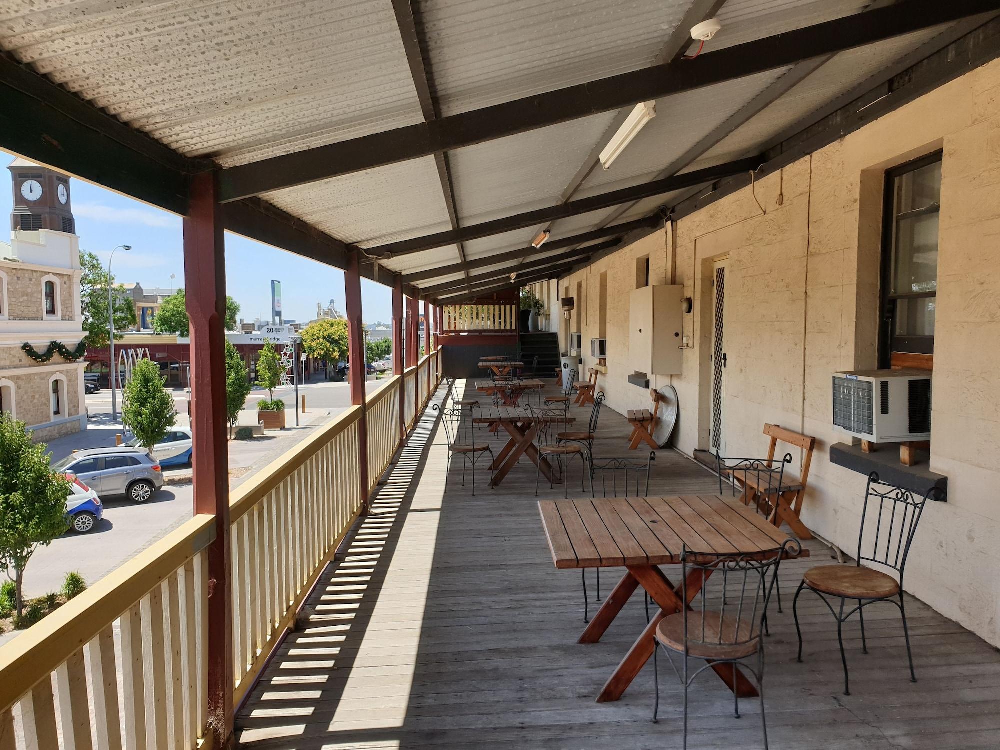 Balcony On Sixth Lodge Murray Bridge Eksteriør billede