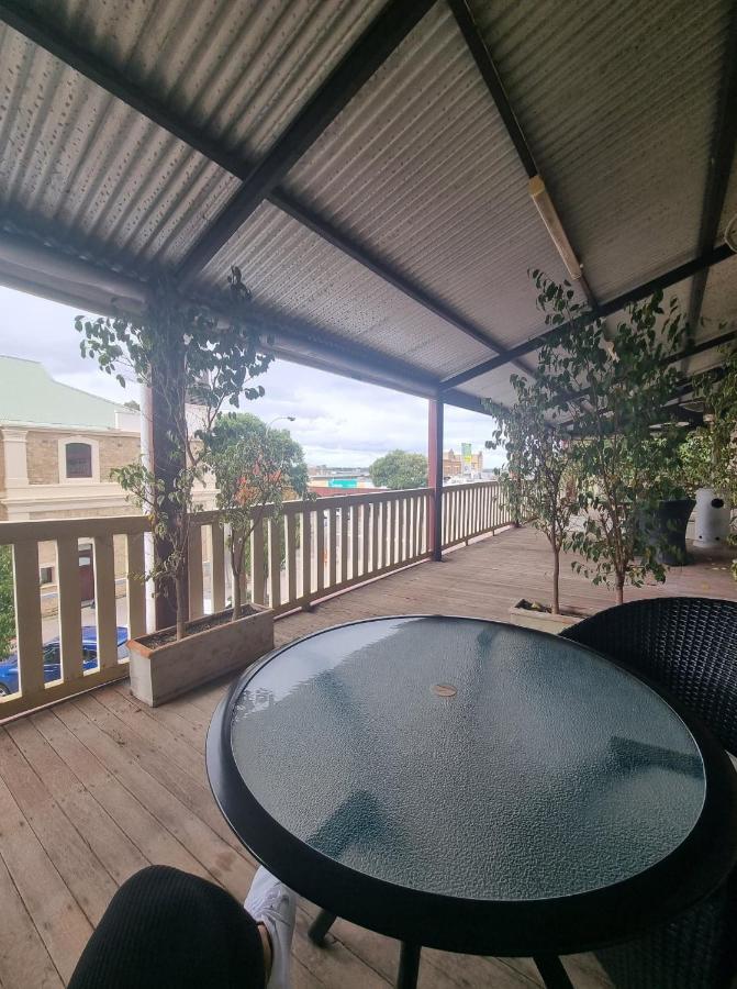 Balcony On Sixth Lodge Murray Bridge Eksteriør billede