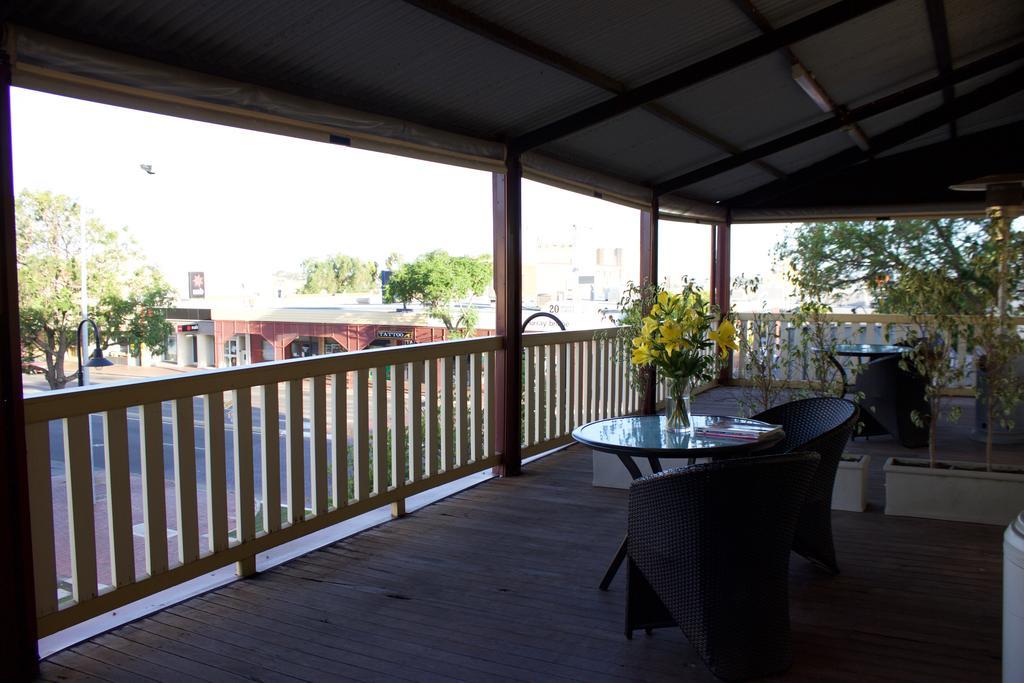 Balcony On Sixth Lodge Murray Bridge Eksteriør billede